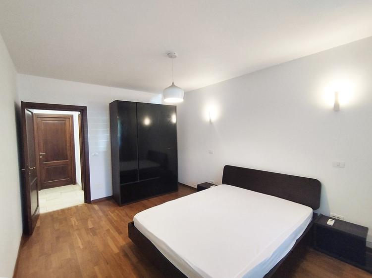 Apartament cu 3 camere decomandat în Tineretului