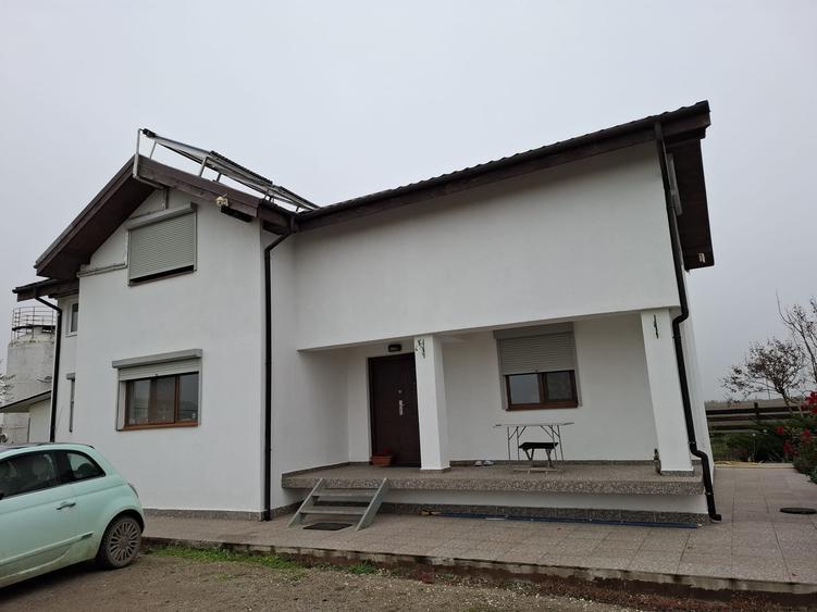 Casă individuală cu 5 camere cu Garaj în Murighiol