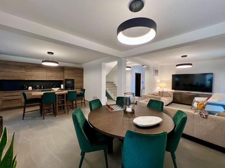 Duplex cu 4 camere cu Canalizare în Dezmir
