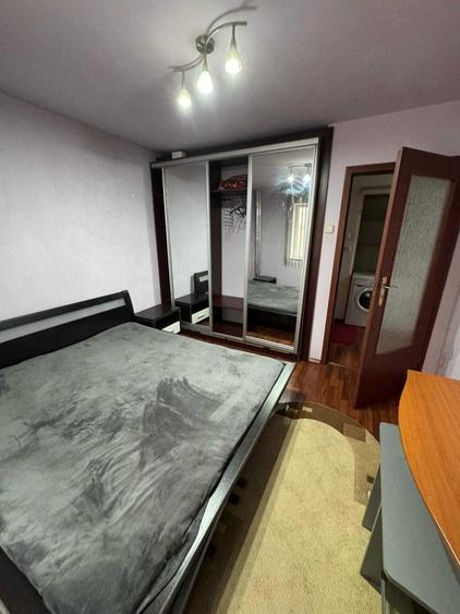 Apartament cu 3 camere decomandat în Exterior Vest