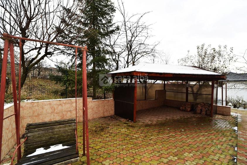Casă individuală cu 4 camere cu Canalizare în Moara de Vânt