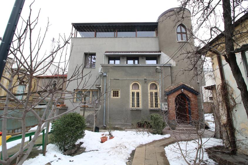 Imobil ultracentral spatios parter+subsol, 155 mp utili - 1