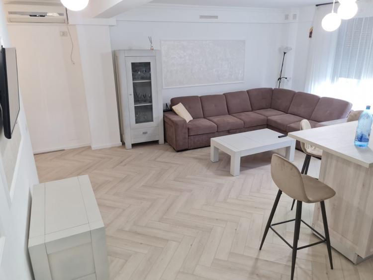 Mamaia Central-apartament 3 camere termen lung parcare - 2