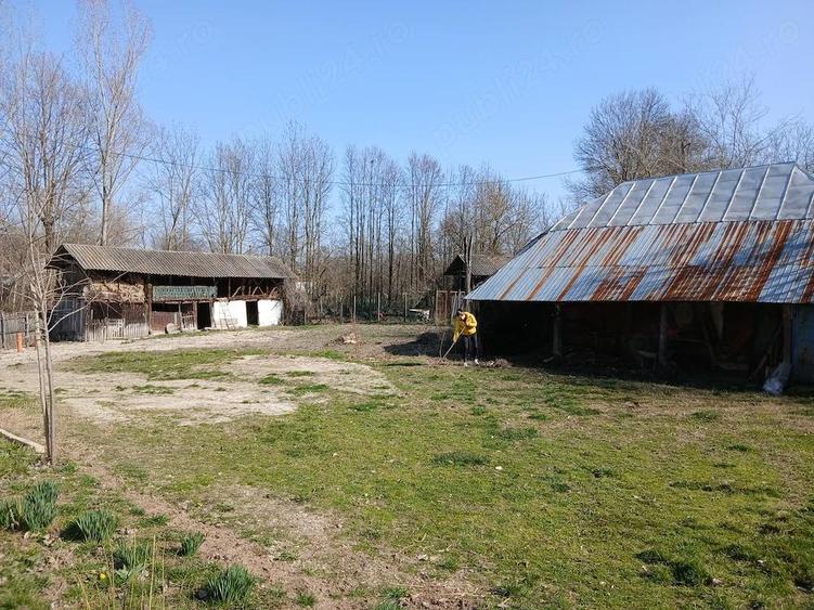 Casa la ?ara + 4098 mp teren + anexe 22.900 - 6