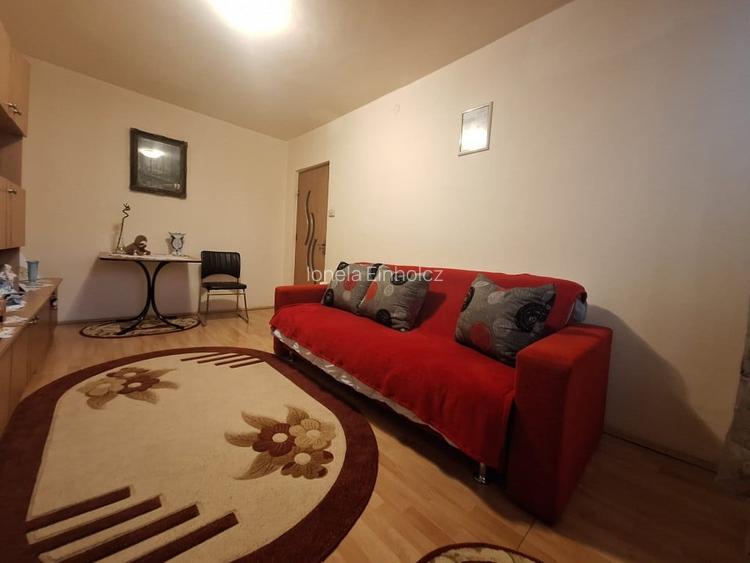Apartament 2 camere, 35 mp, decomandat, etaj 4/5, zona Spitalul Judetean