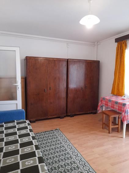 Proprietar inchiriez - 2