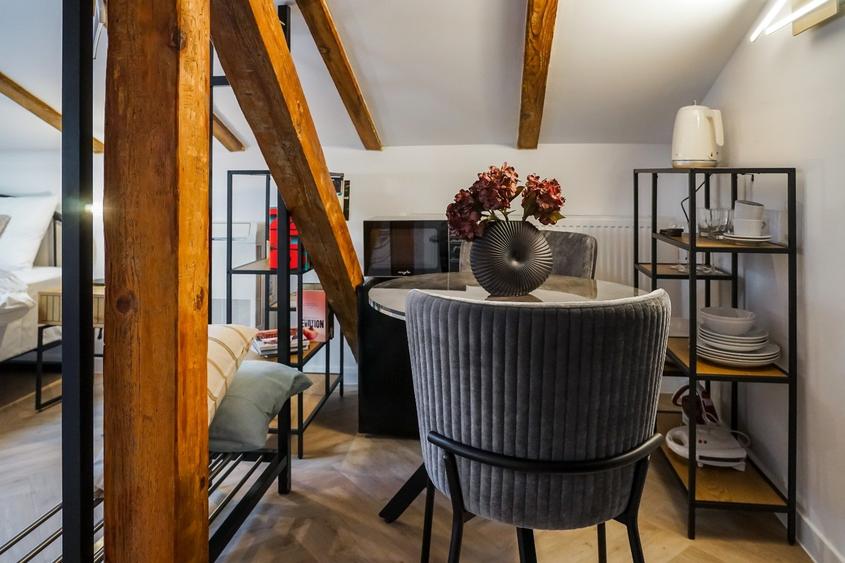 PROPRIETATE SPECIALA - CENTRU - HOTEL 8 APARTAMENTE - 1