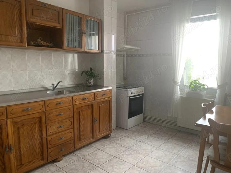 Inchiriez apartament cu 2 camere confort 1 - 2