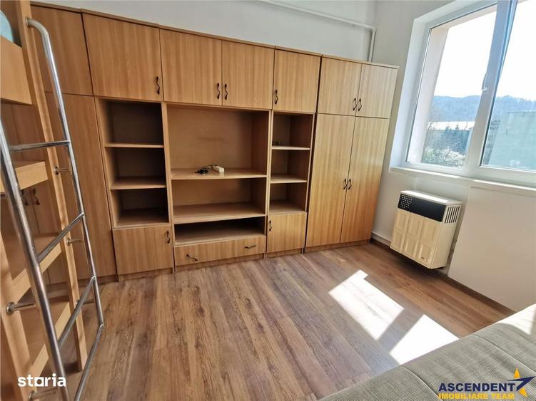 Garsoniera luminoasa cu bucatarie utilata si baie cu cada - 2