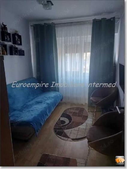 Apartament 3 camere decomandate zona Trocadero - 6