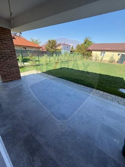 Casa / Vila cu 4 camere de vanzare - 10