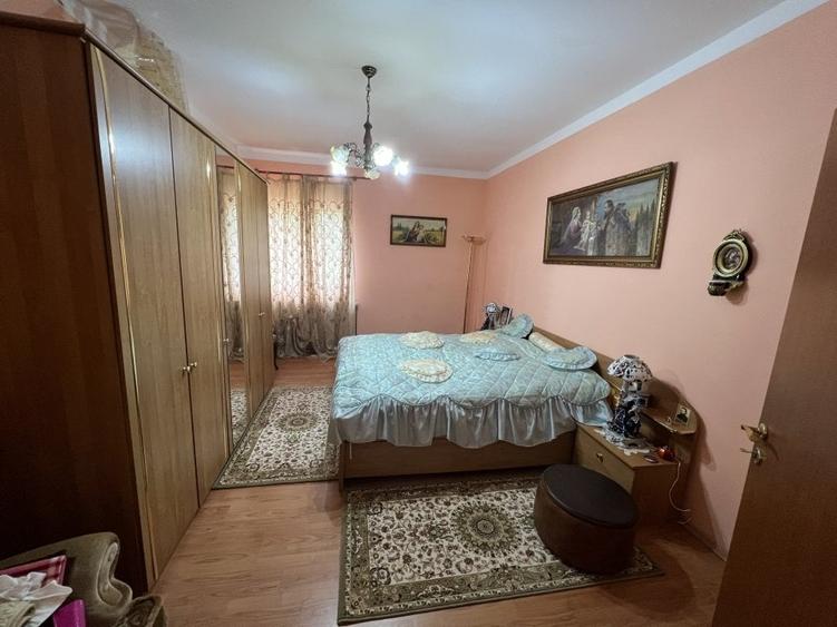 2 case, hala depozitare, teren 3785 mp - 2 F.S. - 22 m, pe malul Begai - 16