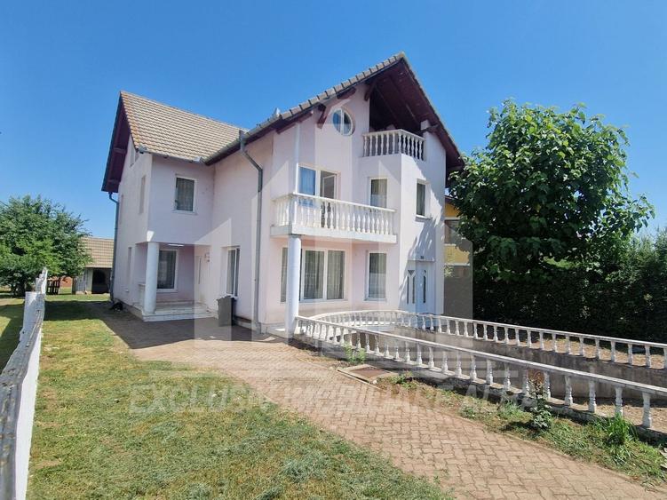 Casa individuala | Pensiune | 320 mp | 750 mp teren | Cetate - 1