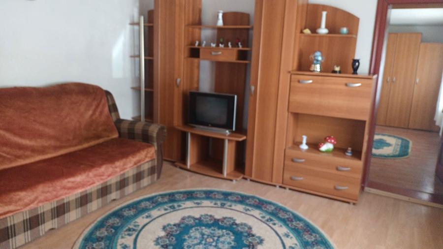 Inchiriez casa in centrul Beiusului - 1