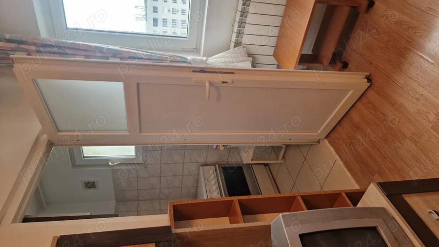 De inchiriat garsoniera zona Trapezului, vizavi de sta?ia metrou 1 Decembrie. - 2