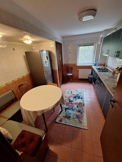 Apartament 3 camere/ Centrala proprie/ 6 minute de metrou - 4