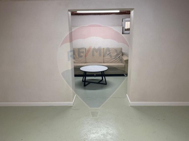 Spatiu comercial de inchiriat 40 mp, in zona Decebal - 16