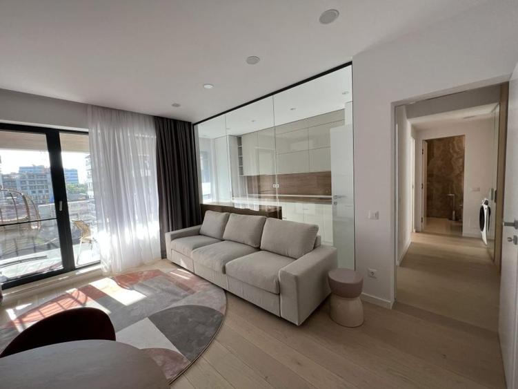 Apartament cu 2 camere semidecomandat, mobilat în Aviației