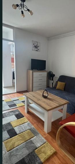 Garsoniera moderna- loc parcare- Tractorul - langa Coresi Mall - 8