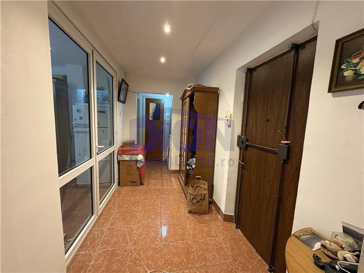 Nerva Traian, 2 camere, bloc mixt, 60mp, 1992, - 15