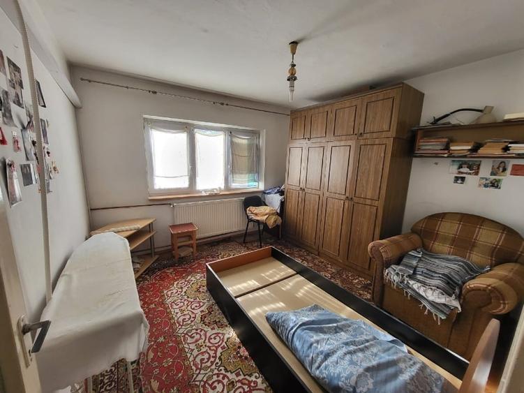 Apartament 2 camere, decomandat, zona Soarelui - 3