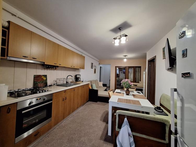 Apartament cu 3 camere, 67 mp, zona Florilor - 4