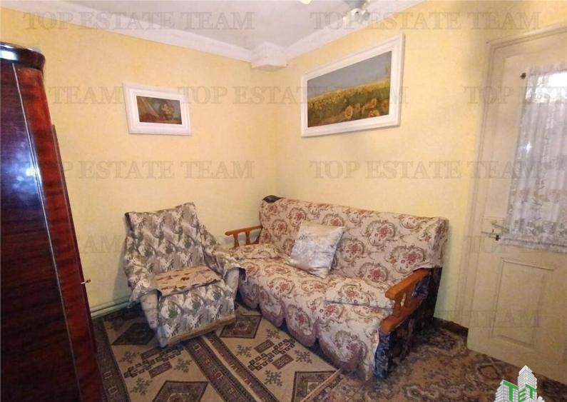 Casa, gradina si curte intr - un peisaj de poveste, aici in - 27