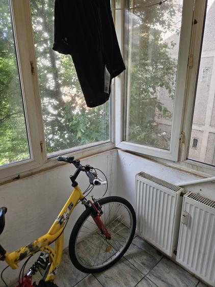 Apartament cu trei camere , decomandat , et.2, Lipovei - 5