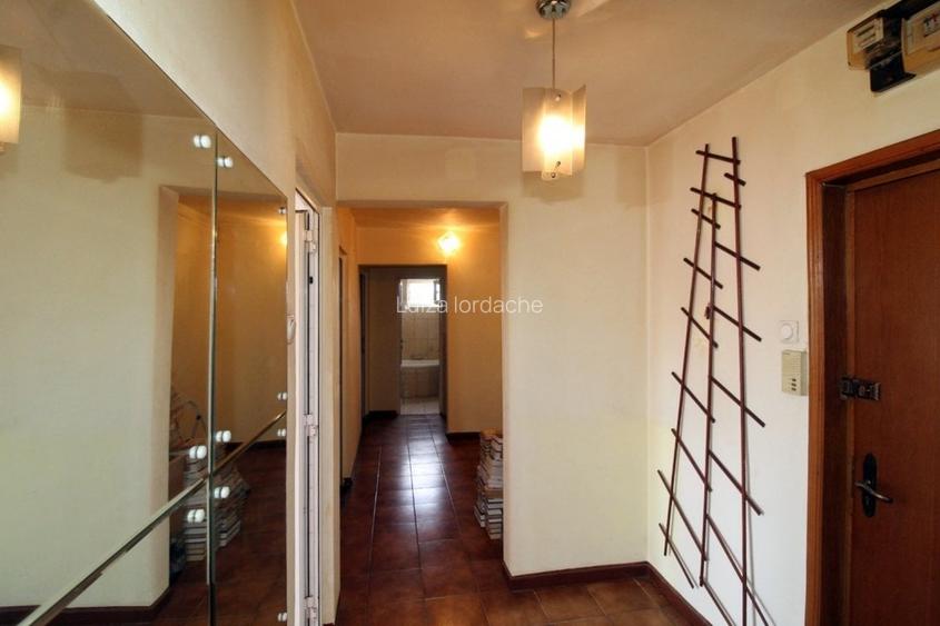 Va ofer - apartament cu 3 camere decomandate - TOMIS NORD - comision 0%