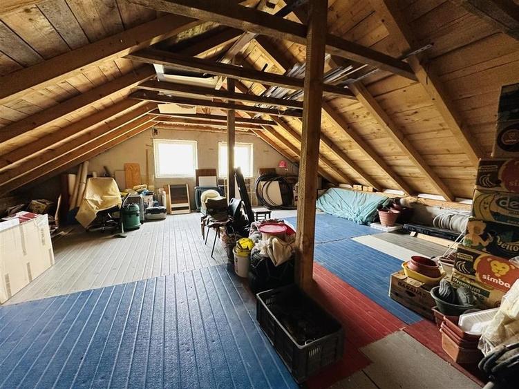 CASA P+M | TEREN 2200 MP | STRADA SOFIEI | ZONA DEALURI - 9