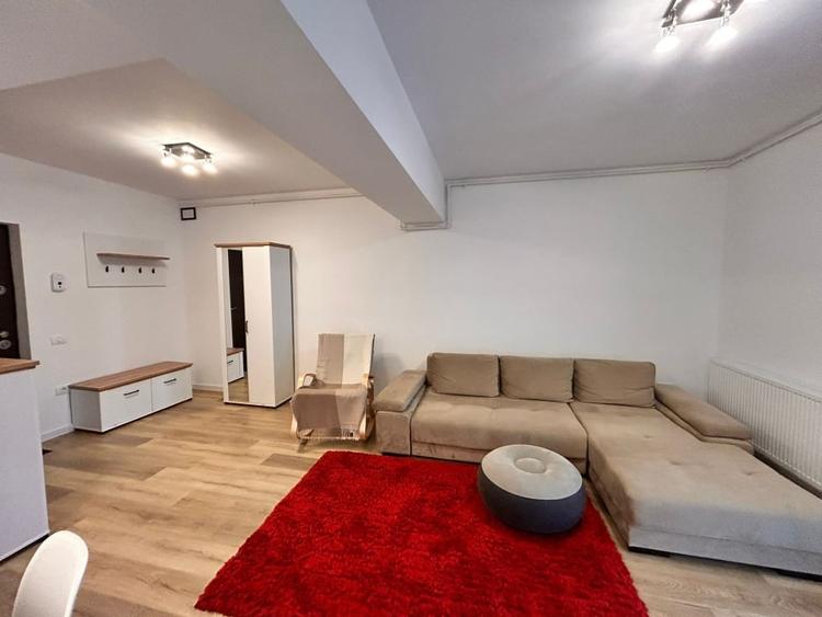 Apartament cu 2 camere decomandat, mobilat în Tomis Plus