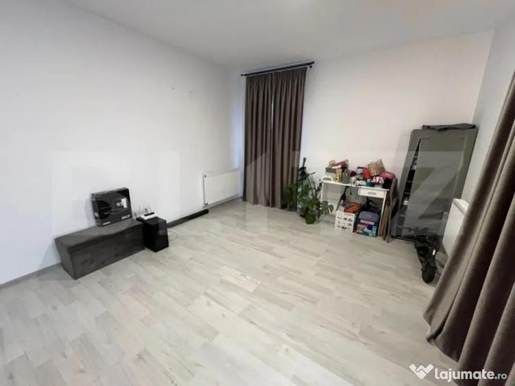 Apartament de vanzare, cu 3 camere, 80 mp, zona Sud - 2