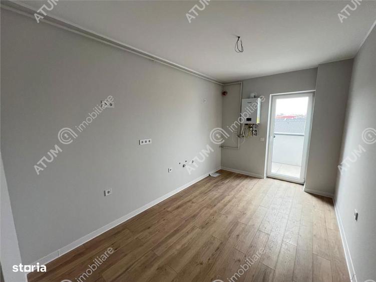 Apartament la cheie cu 3 camere si balcon zona Pictor Brana Selimbar - 4