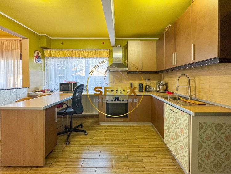 5 camere, 4 locuri parcare in garaj-vila cocheta Balotesti - 13