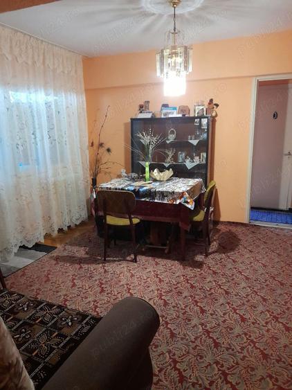 Vand apartament cu 2 camere, semidecomandat, Barlad, jud. Vaslui - 1