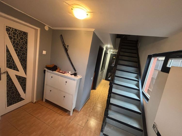 Casa de vanzare cu 4 camere (P+M) in zona Cartier 23 August-Hala Laminor - 11