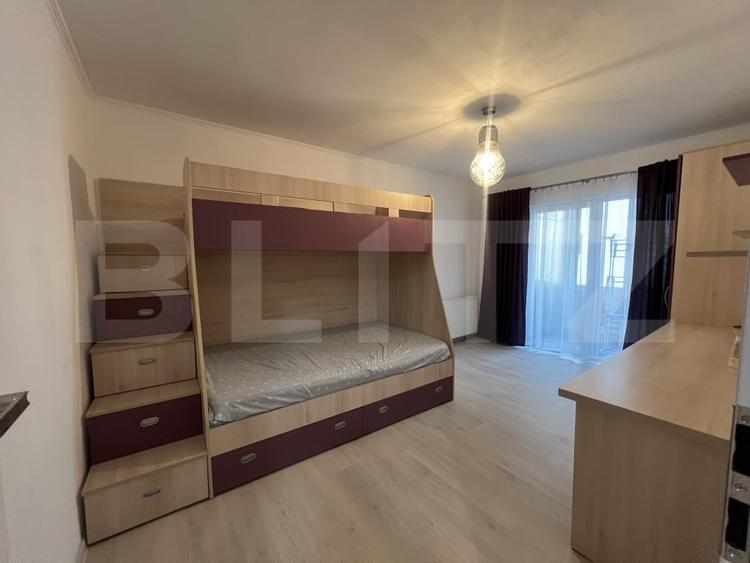 Apartament cu 3 camere decomandat, mobilat în Florești