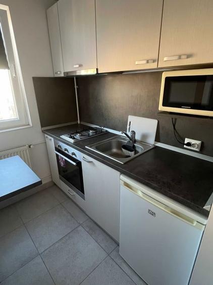 Garsoniera Renovata Drumul Taberei Favorit str Sibiu Turn - 4