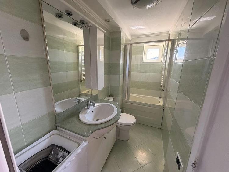 Inchiriez apartament mobilat 4 camere 74,22 mp situat in Piatra Neamt str. Mihai Viteazu - 9