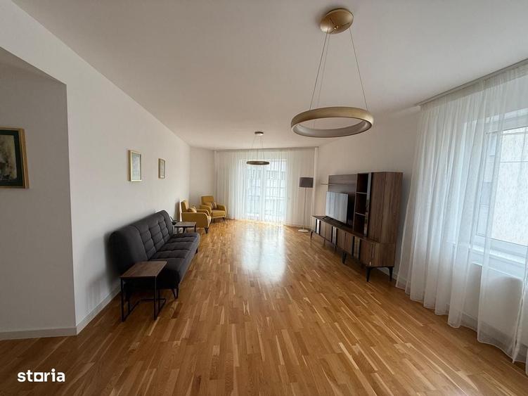 Apartament cu 3 camere în Parcul Carol