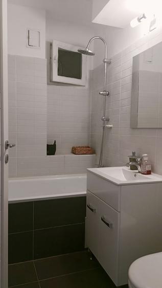 Apartament de închiriat – 3 camere, Piața Mihai Viteazu - 8