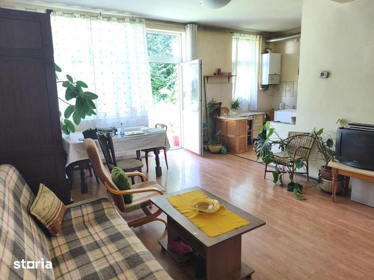 Cladire cu 2 apartamente, un spatiu comercial si anexe - Semicentral - 15
