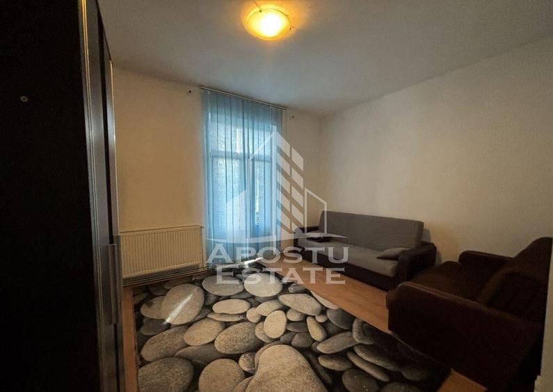 Apartament cu o camera in zona Medicina, centrala proprie - 2
