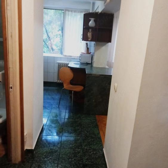 Apartament cu 2 camere semidecomandat în Bucur Obor