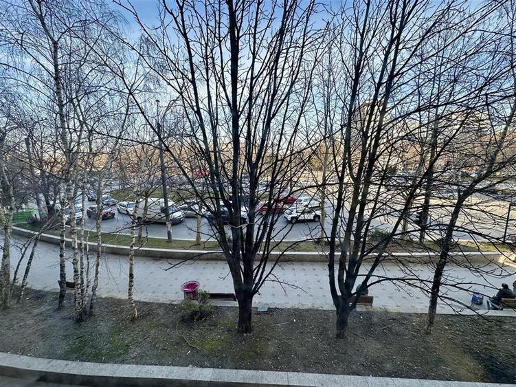 Vanzare apartament cu 3 camere rond Baba Novac - Mihai Bravu - 11