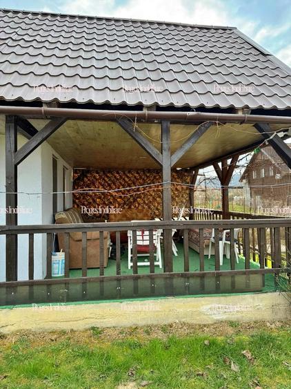 Casa de vacanta Surduc -Langa lac- 3 camere - 400 mp teren - CF- Utilitati- 43.000 euro, comision 0 - 2