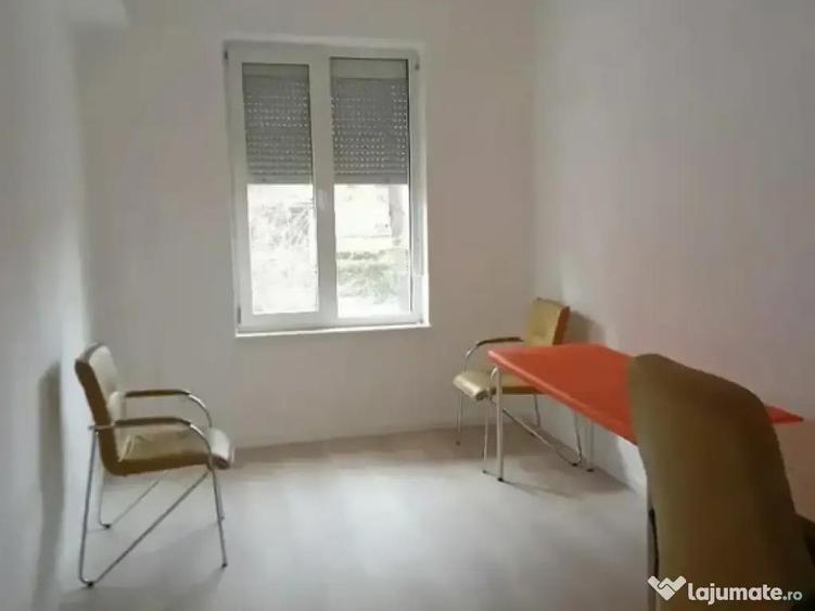 Apartament 3 camere, semidecomandat - zona Centrul Civic - 4