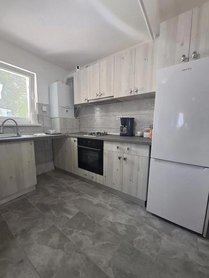 Vand apartament cu 2 camere decomandat - 7