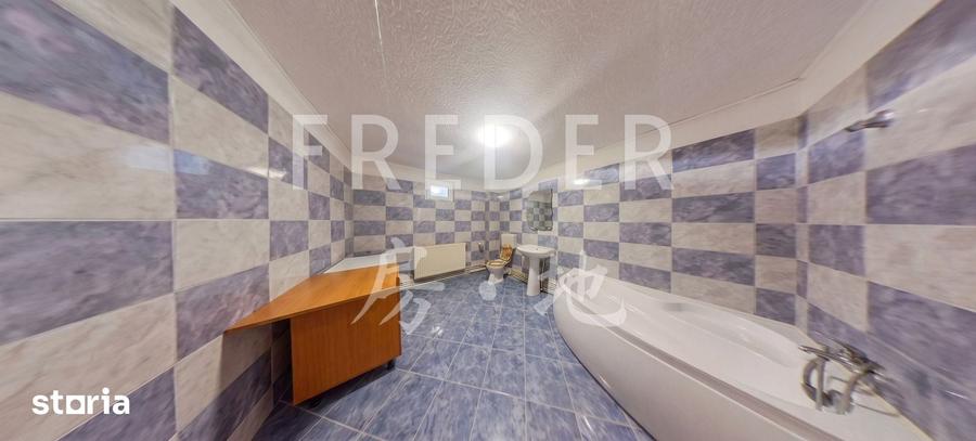 Casă cu 5 camere cu Teren 307.75 Mp în Central