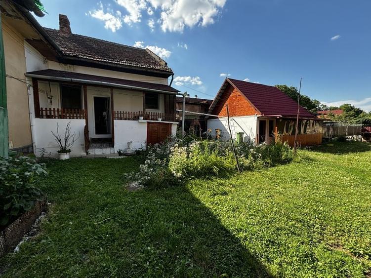 Doua case de vanzare 75 M? + curte 720 M? Piata Kalvin - 9